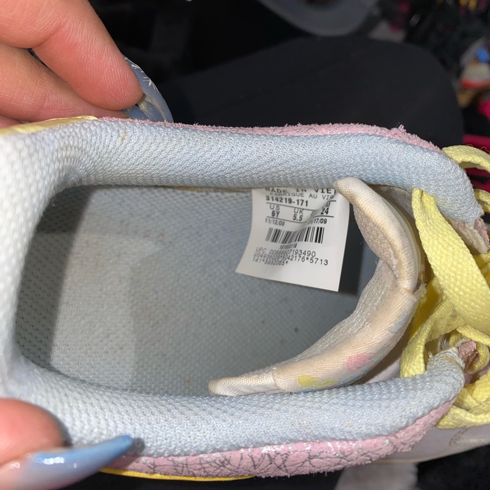 Nikes - Picture 3 of 3